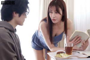 この夏、僕は姉ちゃんで童貞を卒業した。 藤森里穂のサンプル画像1