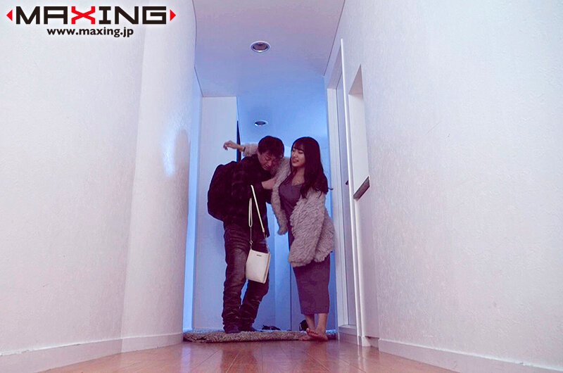 終電ないならうちきなよ?酔った親友の彼女を寝取ってハメまくった 姫咲はなのサンプル画像1