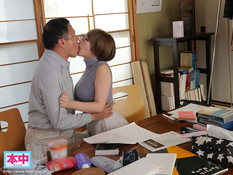 欲求不満の文系少女が孕ませ風俗店長の官能ベロキスに溺れてドロドロ汗だく肉欲まみれ中出し性交 宍戸里帆のサンプル画像4