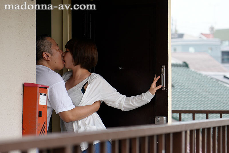 「全部私が受け止めてあげる」 冴えない中年オヤジの寂しさを埋める 全肯定人妻の身も心も蕩け堕ちる甘やかし性交 宍戸里帆のサンプル画像7