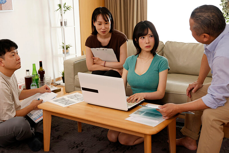 「私、酔うと見境なくしゃぶりたくなるんです…」禁酒中に職場の飲み会で飲んだら豹変！実は酒癖の悪い性欲モンスター妻 辻井ほのかのサンプル画像4