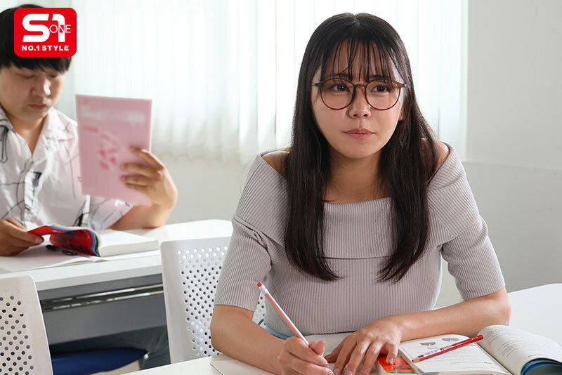 予備校のロリコン講師がまだウブな巨乳生徒に媚薬を塗りたくり、いきなり優秀なキメセク肉オナホに仕上げた一部始終。 田野憂のサンプル画像1