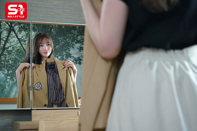 妻の学生時代を知らない俺は姪っ子の制服を盗み着していた妻の姿に異様な興奮を覚えて…5年ぶりに抱いた妻が最高すぎた 夢乃あいかのサンプル画像1