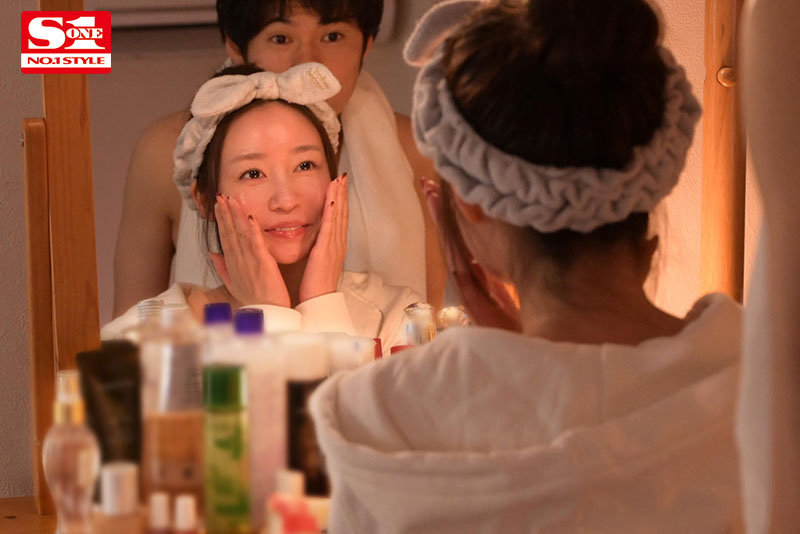 「えっ、終電なくなっちゃった!?ウチ泊めてあげよっか?」バイト先の美人店長の誘いに乗ったらすっぴんと無防備な部屋着に僕は理性が吹っ飛び… 夢乃あいかのサンプル画像7