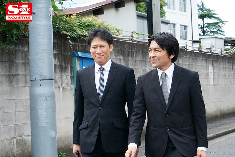 上司が出張で不在中、上司のJカップ妻とめちゃくちゃハメまくった3日間。 鷲尾めいのサンプル画像1